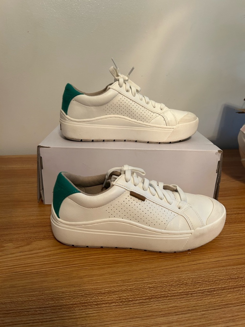 Tretorn - Dr. Scholl's White Leather Sneakers w Insole Accent 8.5 Women